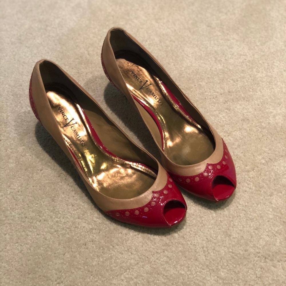 Vince Camuto kitten heel, peep toe red/camel pumps